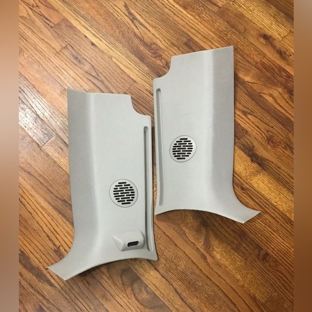 D Pillar Trim Speaker Cover Escalade Tahoe Yukon Shale Trim Cadillac 15059974